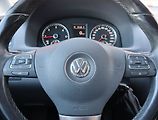 Volkswagen Touran (2013) 1.6 TDI, Automat, Navi - náhled 17