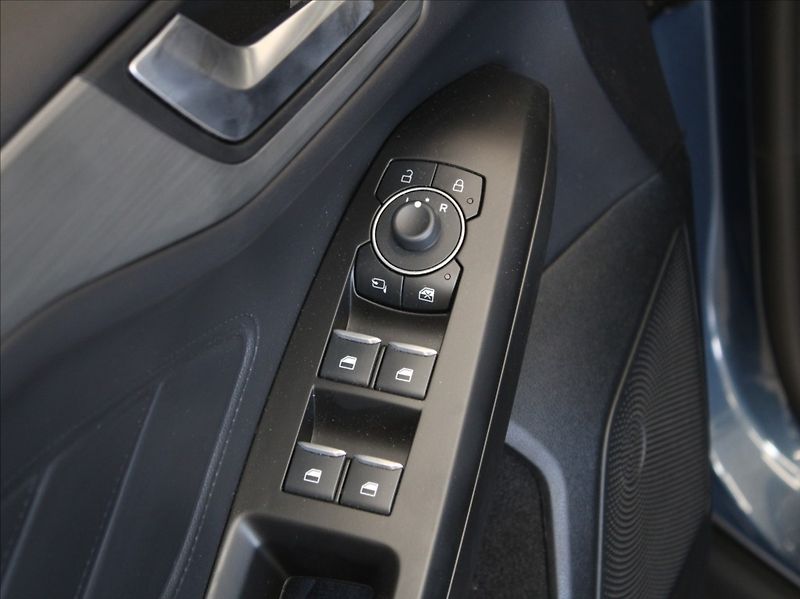 Ford Focus 1,0 EB 115kW AT Výpordej! - fotka 17 z 21