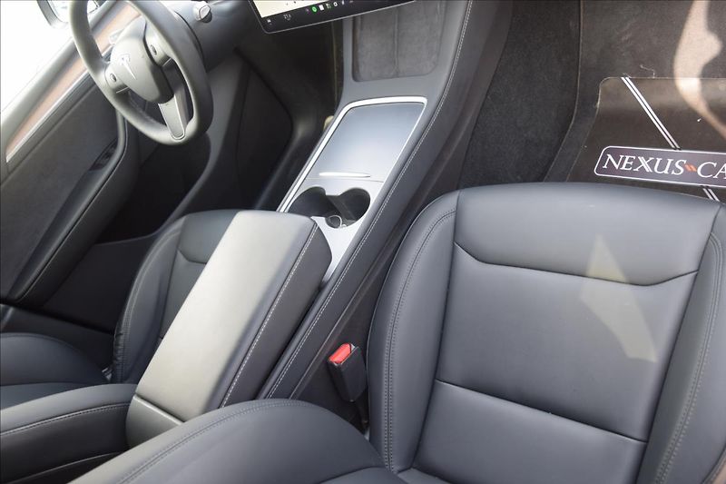 Tesla Model Y 0,0 PERFORMANCE 2XKOLA - fotka 22 z 24