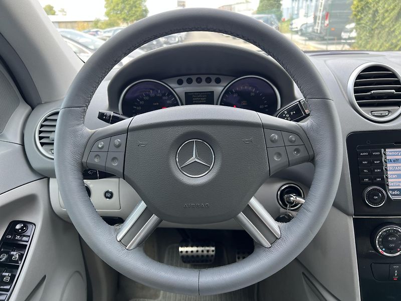 Mercedes-Benz Třídy M ML 320CDi AMG PAKET AUTOMAT - fotka 16 z 47