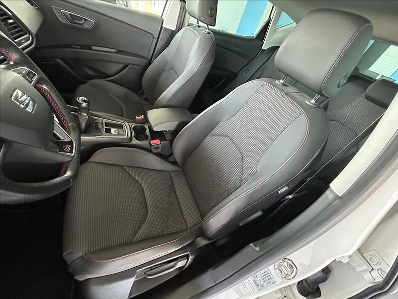 Seat Leon 1,4   TSI FR,92KW,SERVISKA - fotka 24 z 28