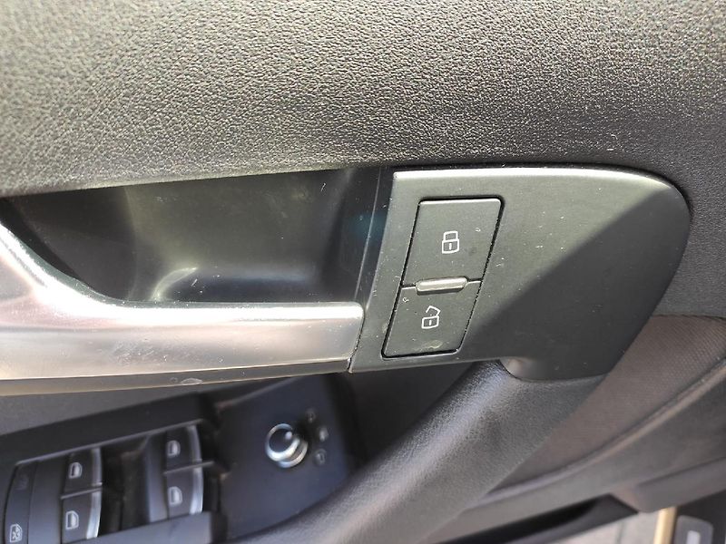 Audi A3 (2012) COMBI 2.0 TDI 140k DPH - fotka 23 z 29