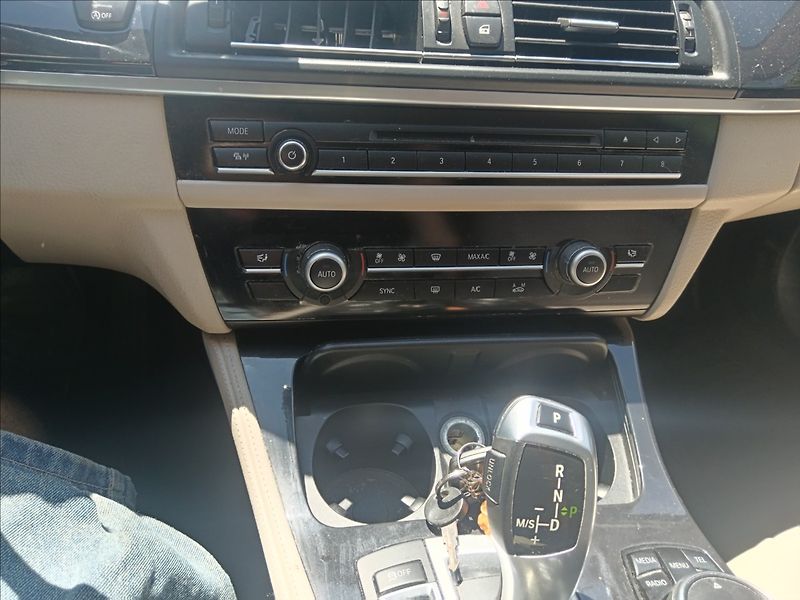 BMW Řada 5 2,0 525D Xdrive - fotka 22 z 24