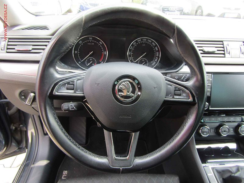Škoda Superb (2016) 1.6TDI, servis.kniha - fotka 17 z 20