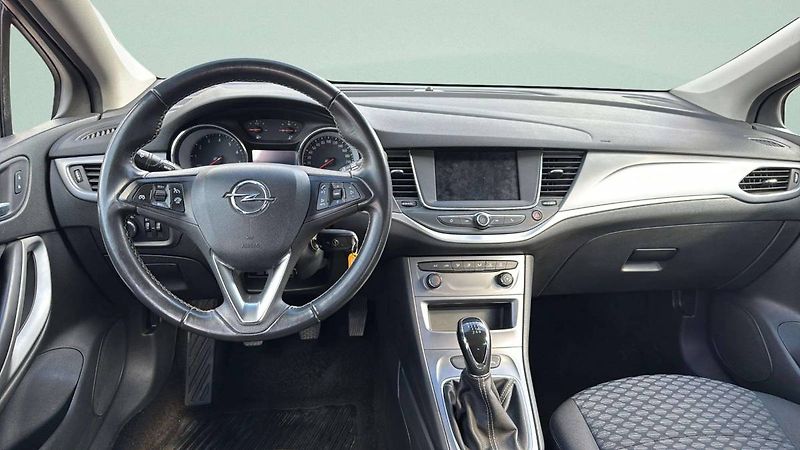 Opel Astra Edition ST 1.2Turbo MT6 (81kW/ - fotka 15 z 24