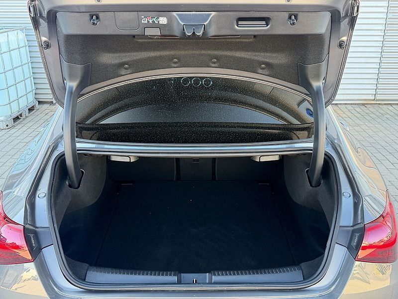Mercedes-Benz CLA 200 d AMG Style Edition - fotka 12 z 30