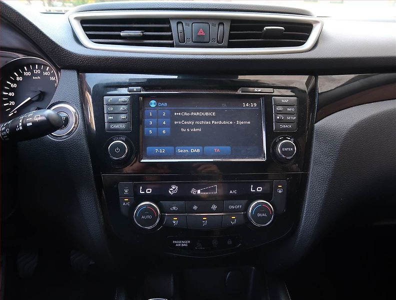 Nissan Qashqai (2015) 1.2 DIG-T, Navi, Tempomat - fotka 12 z 21