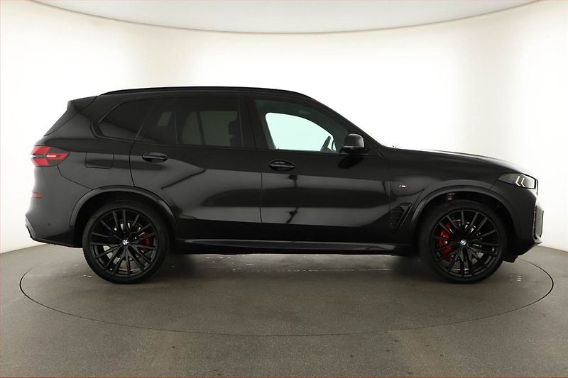 BMW X5 (2024) xDrive40i, Vzduch, H/K,Tažné - fotka 6 z 21