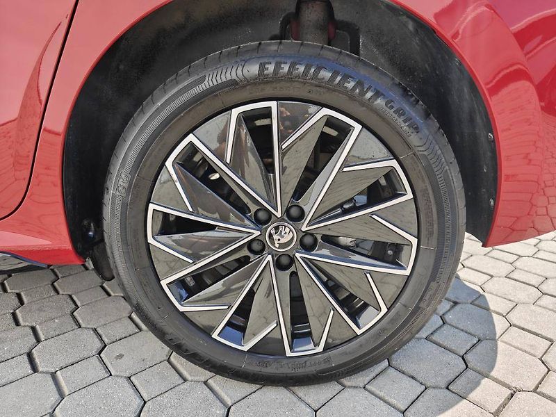 Škoda Kamiq Monte Carlo 7DSG 1,0TSI - fotka 22 z 24