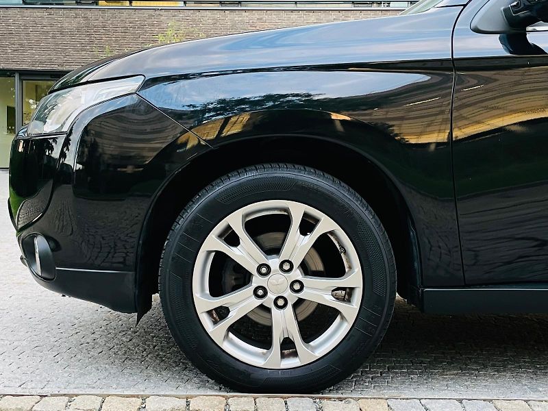 Mitsubishi Outlander 2.0i 1.MAJITEL KAMERA TAŽNÉ - fotka 43 z 43