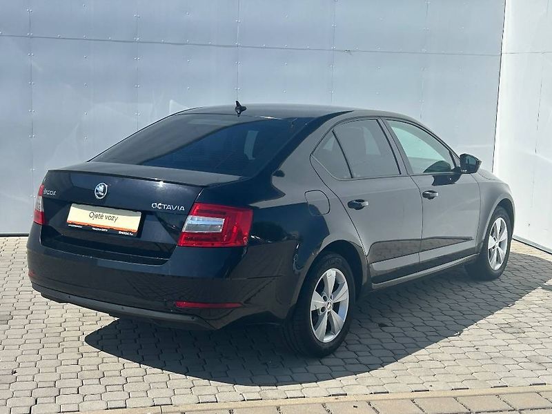 Škoda Octavia Ambition 7DSG 1,5TSI - fotka 2 z 23