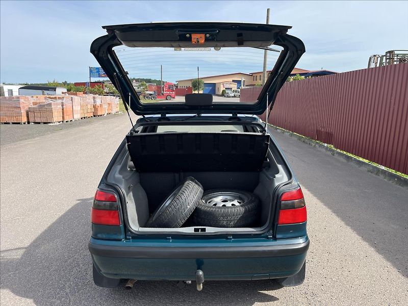 Škoda Felicia 1,3 MPi LXI ČR SERVIS 2x KOLA - fotka 25 z 31
