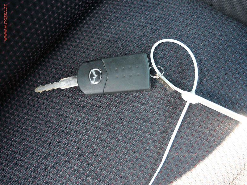 Mazda 3 (2007) 1.6 MZR-CD, Klima - fotka 19 z 19