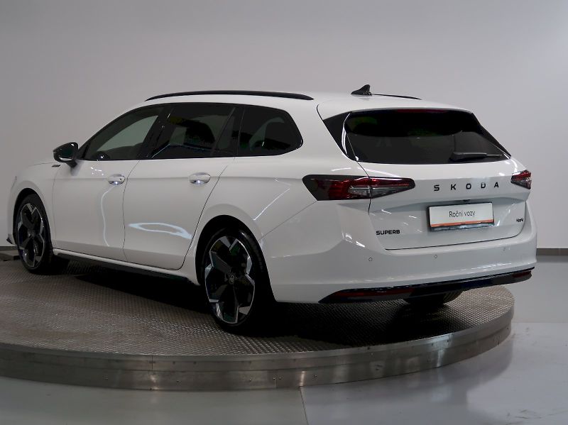 Škoda Superb (2026) SPORTLINE 2.0TDI 142KW 4x4 DSG - fotka 7 z 49