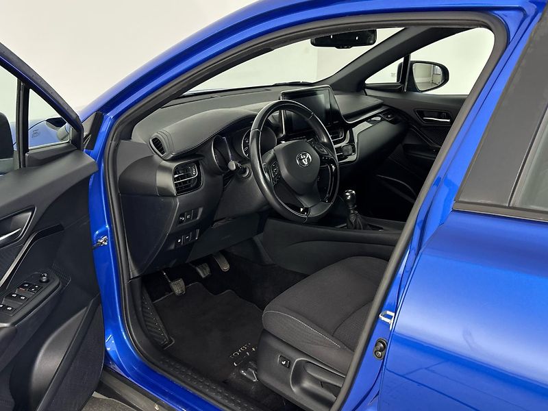 Toyota C-HR Active - fotka 6 z 27