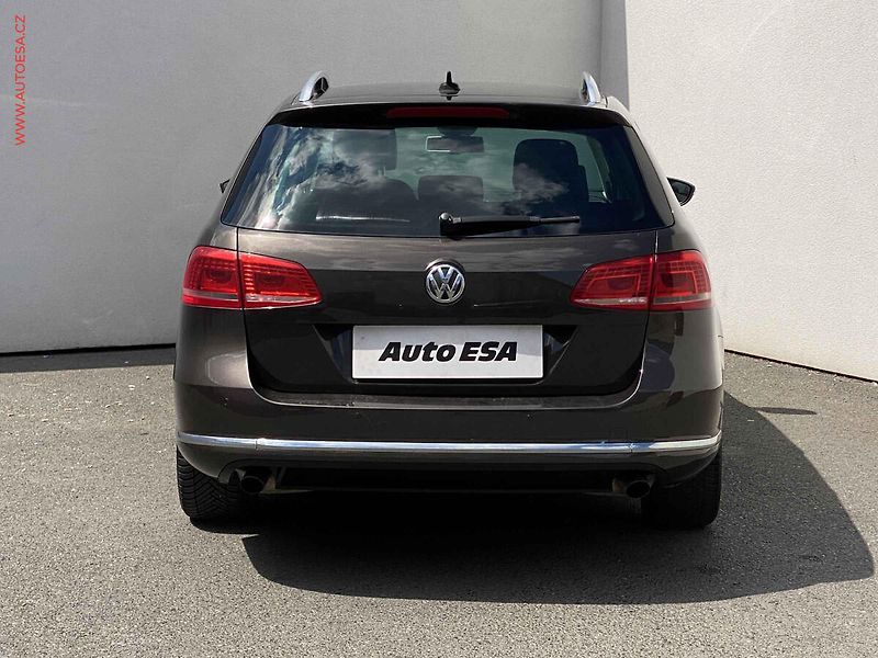 Volkswagen Passat (2012) 2.0 TDi 4x4, Highline, DSG - fotka 5 z 19