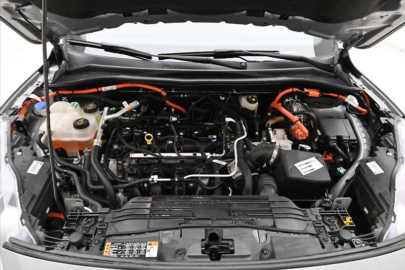 Ford Kuga 2,5 Hybrid 112kW SOH-100% ST-L - fotka 9 z 29