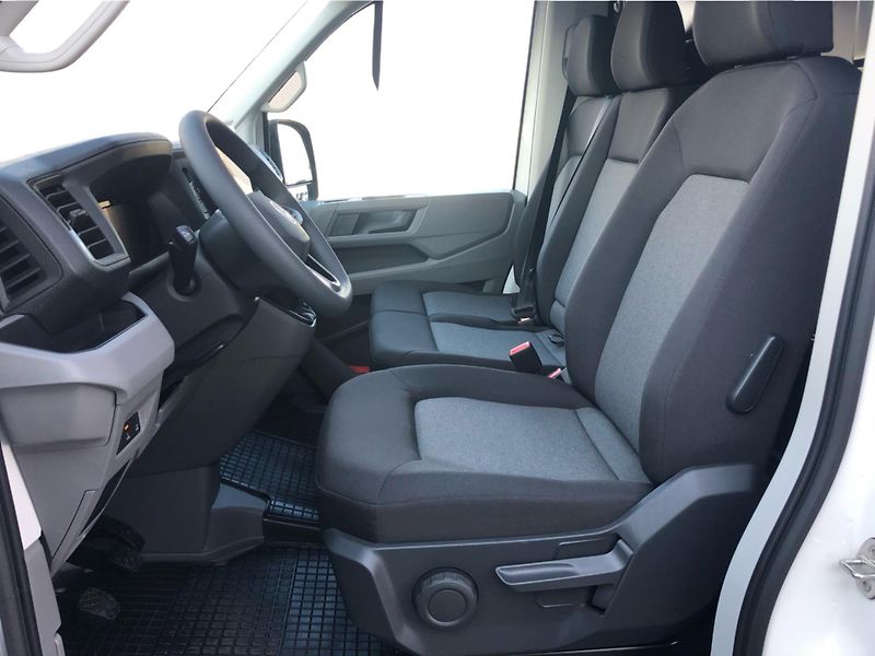 Volkswagen Crafter 2,0 TDI - fotka 11 z 30