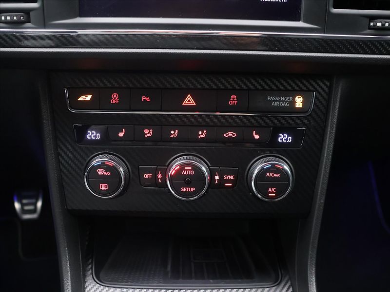 Seat Leon Cupra 2,0 TSI 221kW LED 1.Maj. - fotka 19 z 28