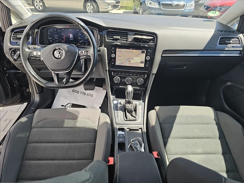 Volkswagen Golf 1,4TSi 110KW DSG Highline - fotka 26 z 50