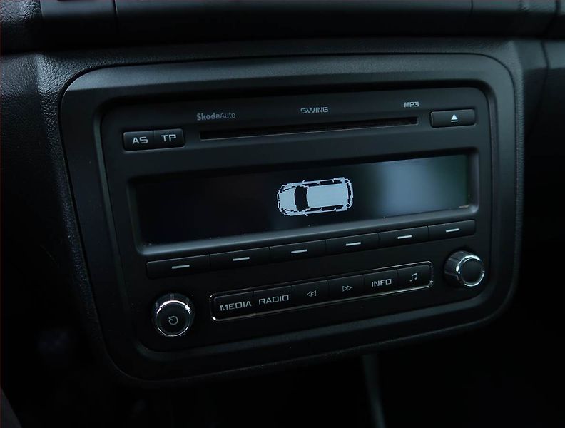 Škoda Roomster (2011) 1.6 TDI, po STK, jezdí dobře - fotka 16 z 17