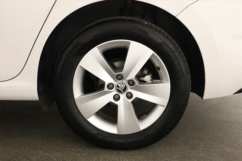 Škoda Scala (2022) Ambition 1.0 TSI, Serv.kniha - fotka 16 z 16