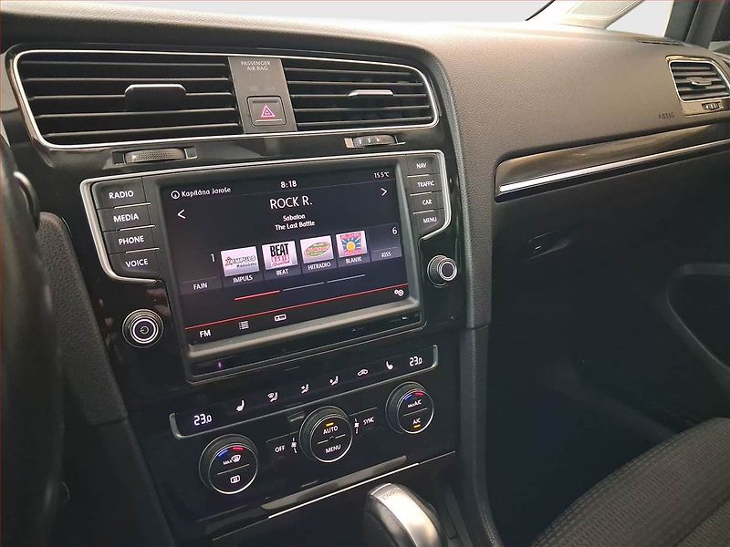 Volkswagen Golf (2014) Highline 2.0 TDI, Automat - fotka 12 z 21