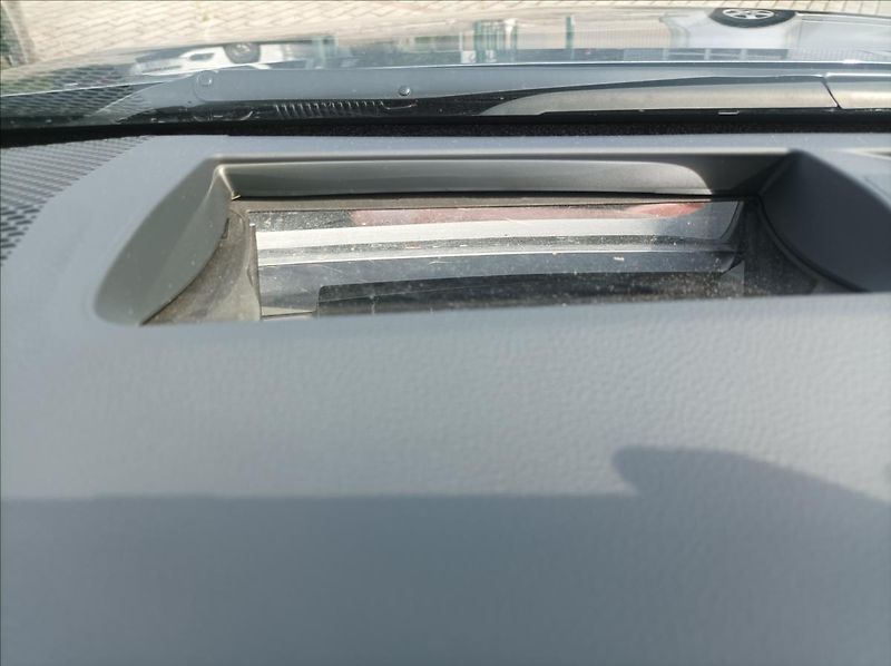 Toyota Corolla 1,8 GR SPORT - fotka 19 z 20