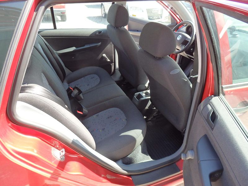 Škoda Fabia 1,2 47kW KLIMA, KOUPENO ČR - fotka 11 z 16