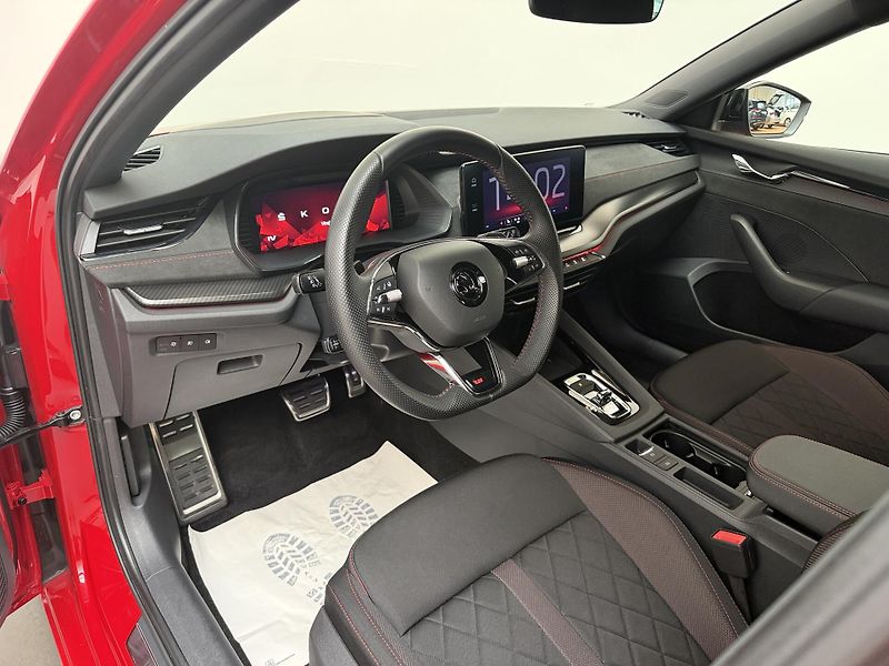 Škoda Octavia 2.0 TSI 180kW DSG RS - fotka 5 z 13