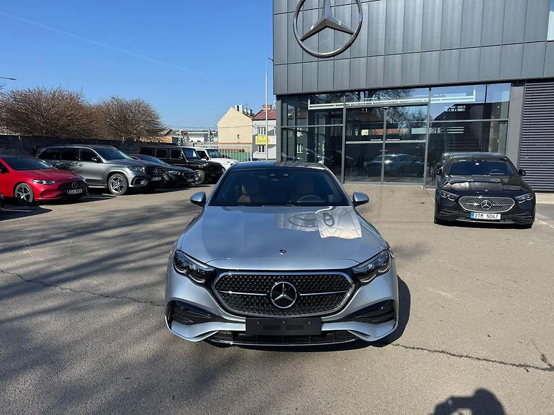 Mercedes-Benz Třídy E (2025) E 450 d 4MATIC - fotka 2 z 27