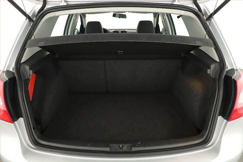 Volkswagen Golf (2007) 1.6, Park. senzory - fotka 10 z 13