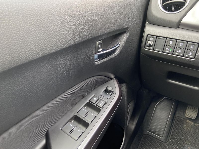 Suzuki Vitara 1.4 BoosterJet 81kW Premium Al - fotka 13 z 21