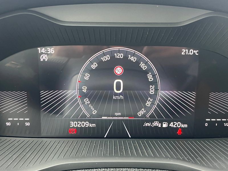 Škoda Karoq (2025) Drive 1,5TSI / 110kW M6F - fotka 21 z 29