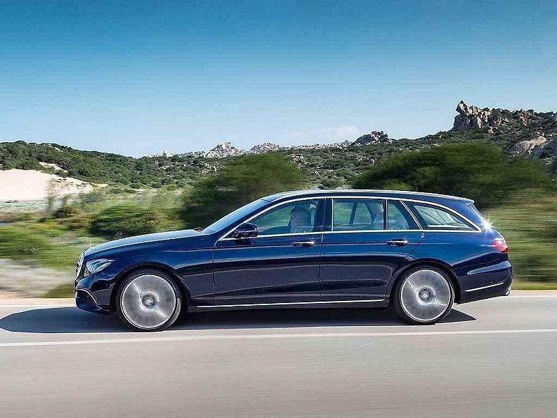Mercedes-Benz E kombi.