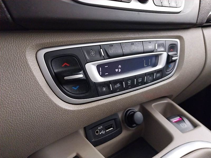Renault Grand Scénic (2010) 1.9 dCi, Serv.kniha, po STK - fotka 13 z 22