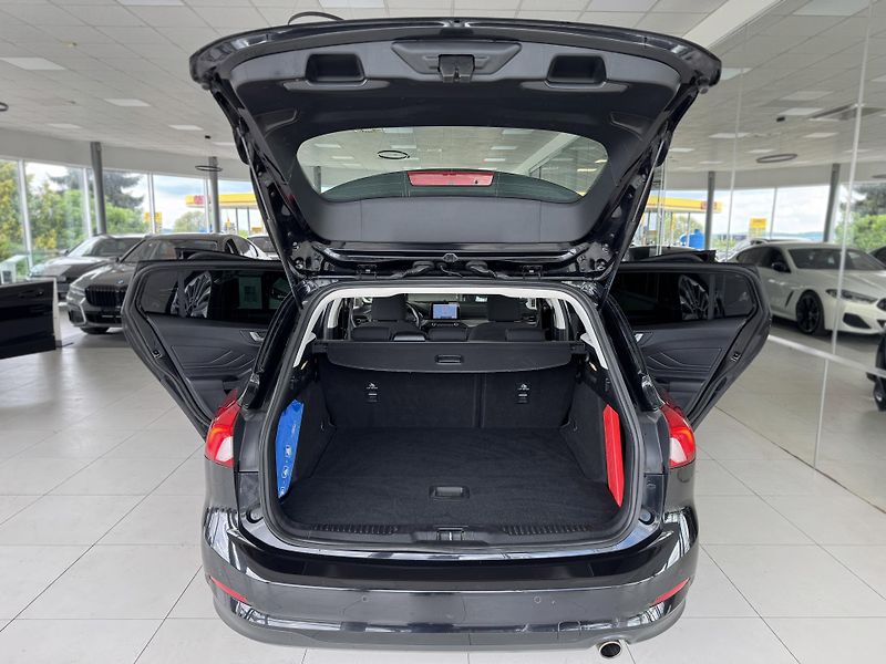Ford Focus 1,5EB*88kW*AUT*Titanium*Kamera - fotka 28 z 31