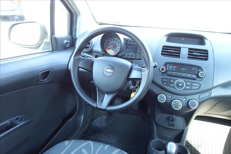 Chevrolet Spark 1,0 i, ČR, KLIMA, 29TIS.KM. - fotka 17 z 33