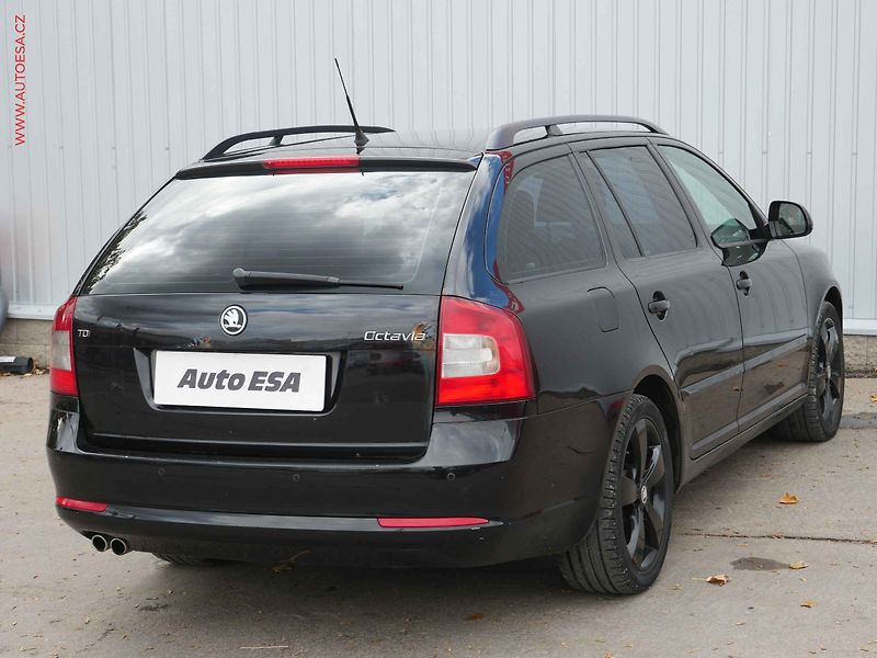 Škoda Octavia (2009) 1.9 TDi, Ambiente - fotka 4 z 24