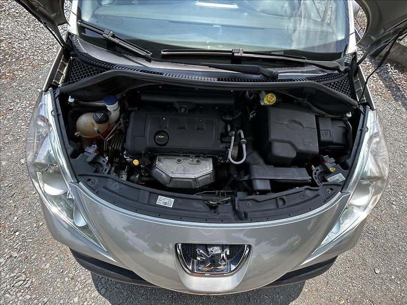 Peugeot 207 1,4 i  Klima,ISOFIX,CentrálDO - fotka 39 z 42