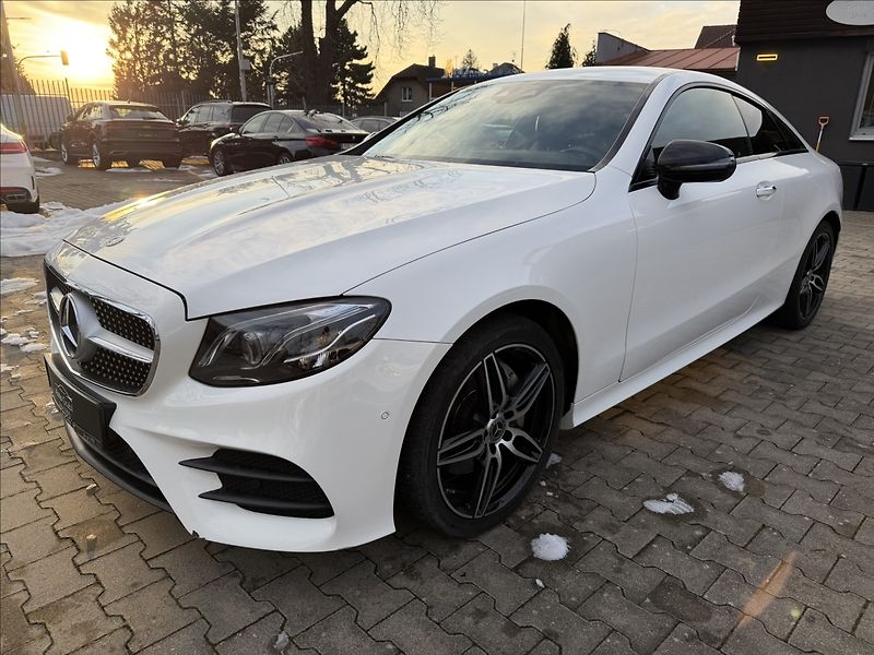 Mercedes-Benz Třídy E 220d 4Matic AMG - fotka 8 z 29