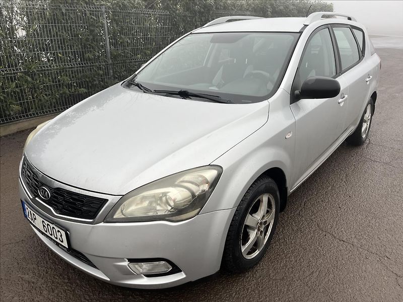 Kia Ceed 1,6 CRDi 16V KLIMA ALU SERVIS - fotka 1 z 29