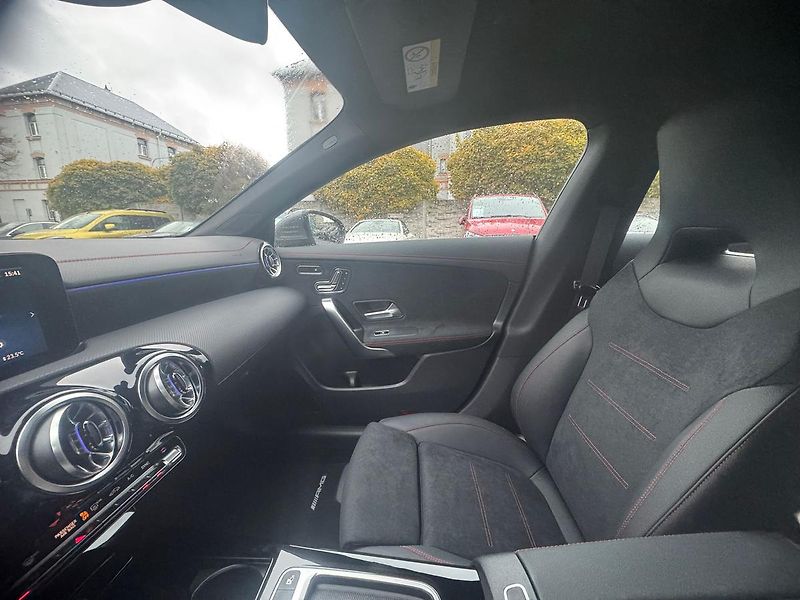 Mercedes-Benz CLA 200 AMG Style Edition AKCE - fotka 14 z 22