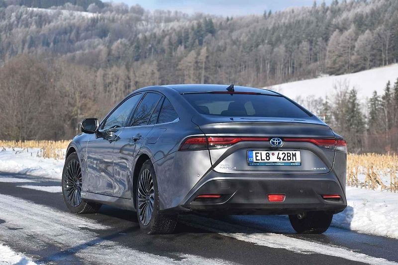 Toyota Mirai je zatím na silnicích bílou vránou