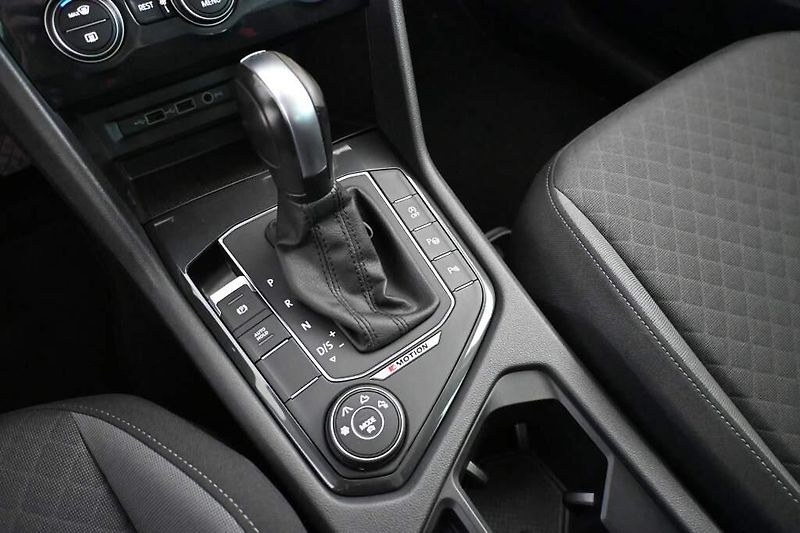 Volkswagen Tiguan (2021) 2.0 4Motion LED Matrix DSG ACC - fotka 25 z 35
