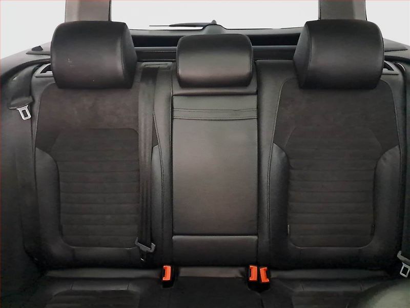 Volkswagen Passat (2011) 2.0 TDI, Navi, Tempomat - fotka 10 z 19