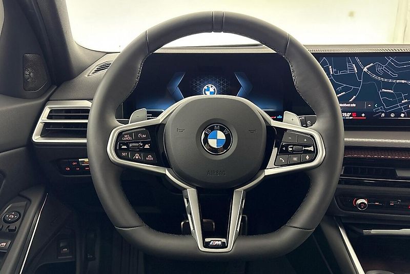 BMW Řada 3 řady 3 | 330d xDrive - fotka 22 z 28