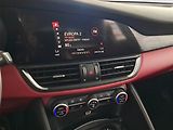 Alfa Romeo Giulia (2017) 2.0 Turbo - náhled 12