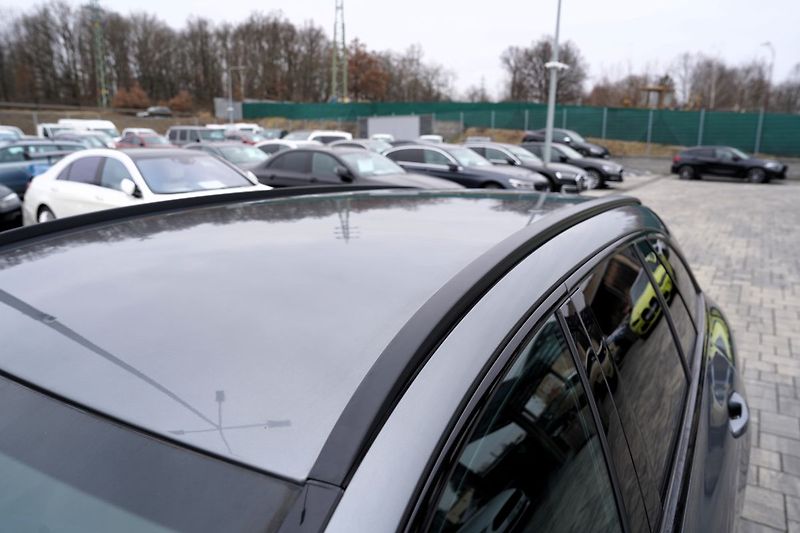 Mercedes-Benz Třídy C C 350e Plug -in hybrid/280PS - fotka 14 z 40