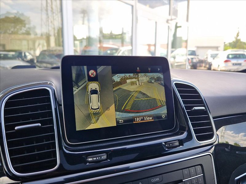 Mercedes-Benz GLE 3,0 i AMG 270kW 4MATIC PANORAM - fotka 42 z 50